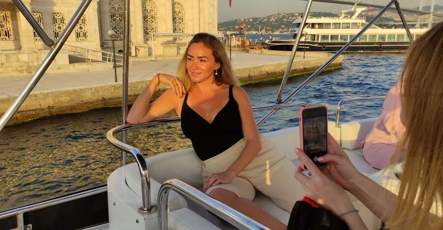 Istanbul: Bosphorus Sunset Cruise with Snacks and Wine - Bebek, Rumeli Fortress, and the northern stretch
