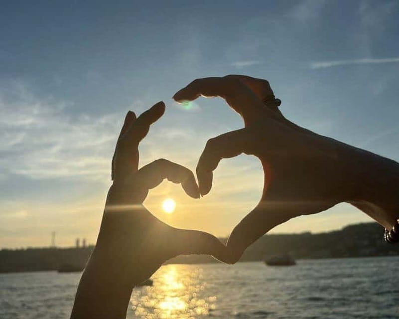 Istanbul: Bosphorus Sunset or Night Yacht Cruise & Transfers - Snacks, tea, and the small details that matter