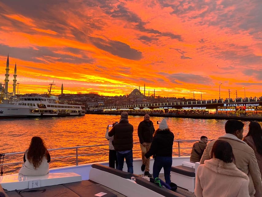 Istanbul: Bosphorus Sunset Yacht Cruise with Live Guide - Snacks, drinks, and the onboard atmosphere