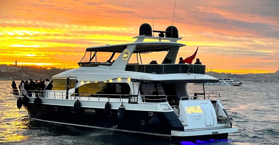 Istanbul: Bosphorus Sunset Yacht Cruise with Live Guide - Rumeli Fortress and the second bridge
