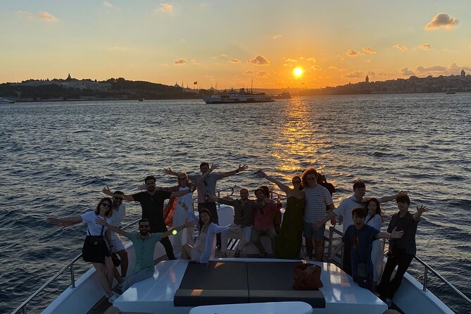 Istanbul Bosphorus Sunset Yacht Cruise - Dolmabahçe to Ortaköy: Istanbul’s Showpiece Shore