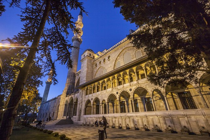 Istanbul Byzantine and Ottoman Tour: Hagia Sophia, Topkapi Palace, Blue Mosque and Grand Bazaar - Hagia Sophia: One Building, Several Eras