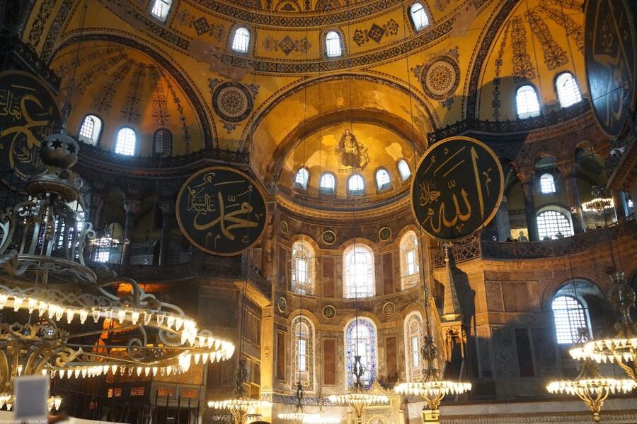 Istanbul: City Highlights Tour w/Hagia Sophia & Blue Mosque - Sultanahmet Square and the Hippodrome ruins