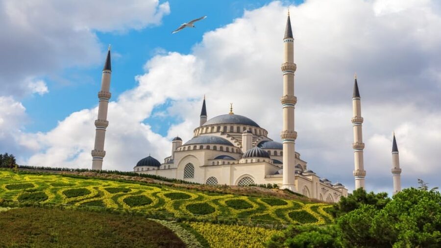 Istanbul: City Hightlights Bus Tour and Bosphorus Cruise - Eyüp Sultan Mosque and the Golden Horn area