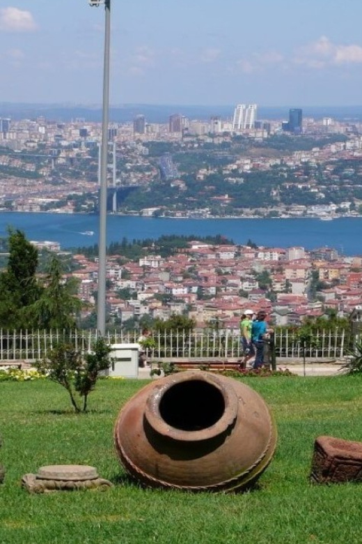 Istanbul: City Hightlights Bus Tour and Bosphorus Cruise - Pierre Loti Hill and the 10-minute cable car