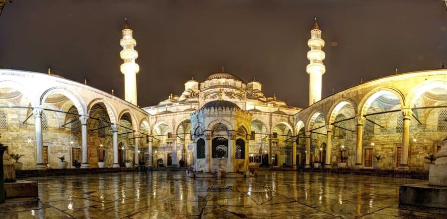 Istanbul City Sightseeing Tour & Turkish Dinner & Show - Lunch in Sultanahmet, with a sensible caution