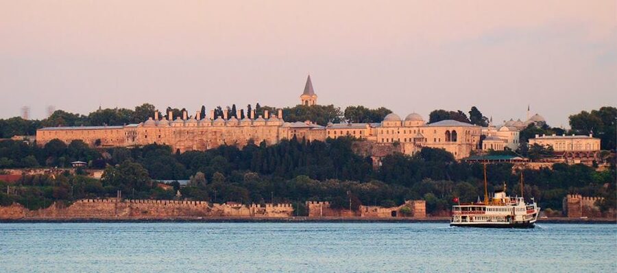Istanbul City Sightseeing Tour & Turkish Dinner & Show - Topkapi Palace and the sultans’ world