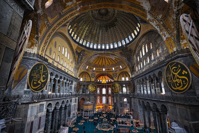 Istanbul Classics and Bosphorus Cruise Private Tour - Walking through the Grand Bazaar