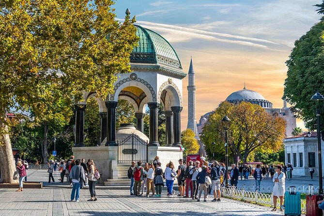 Istanbul Classics and Highlights: Full Day with Lunch - German Fountain and Hippodrome: the city’s public stage