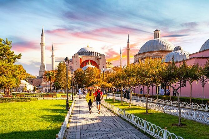 Istanbul Classics and Highlights: Full Day with Lunch - Lunch at Deraliye: a useful pause in a packed day