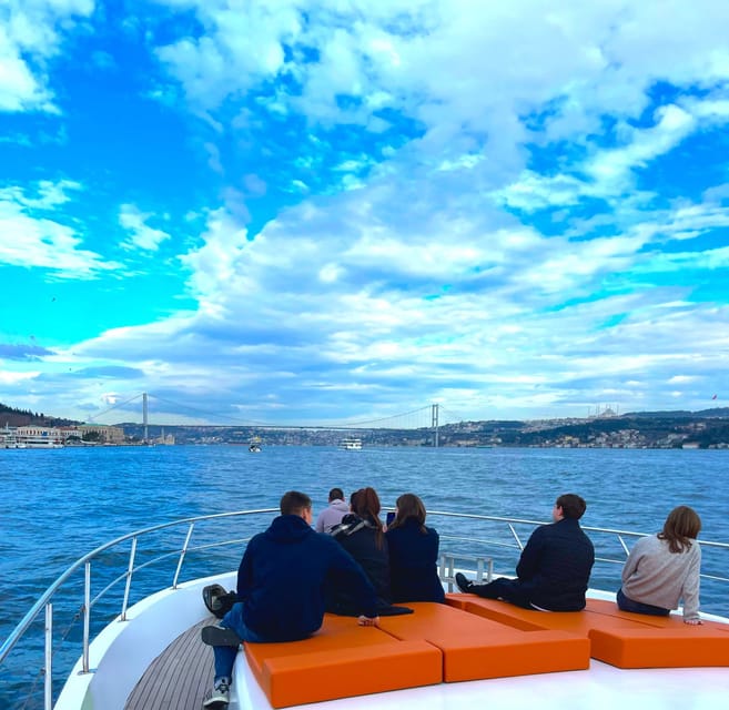 Istanbul: Daytime Bosphorus Yacht Cruise with Fruit & Snacks - Sarayburnu, Eminönü, and the Golden Horn