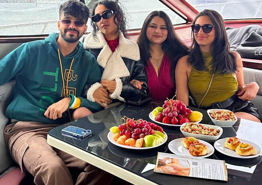 Istanbul: Daytime Bosphorus Yacht Cruise with Fruit & Snacks - Starting at Karaköy, where the city opens to the water