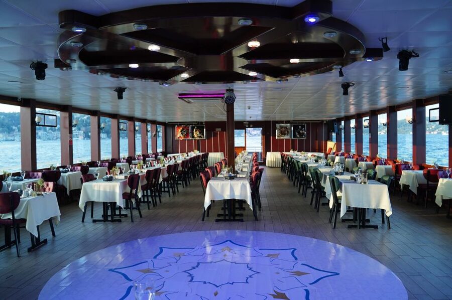 Istanbul: Dinner Cruise and Entertainment with Private Table - Anatolian Fortress, Beylerbeyi, and Maiden’s Tower