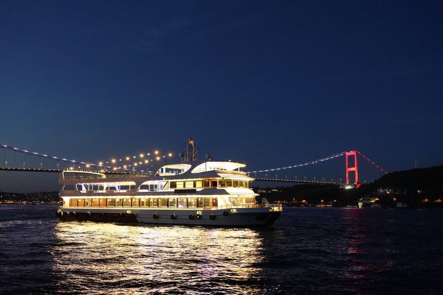 Istanbul: Dinner Cruise and Entertainment with Private Table - Folk dancing, belly dancing, music, and the final dance