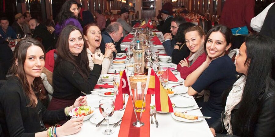 Istanbul: Dinner Cruise on the Bosphorus - What is included in your glass