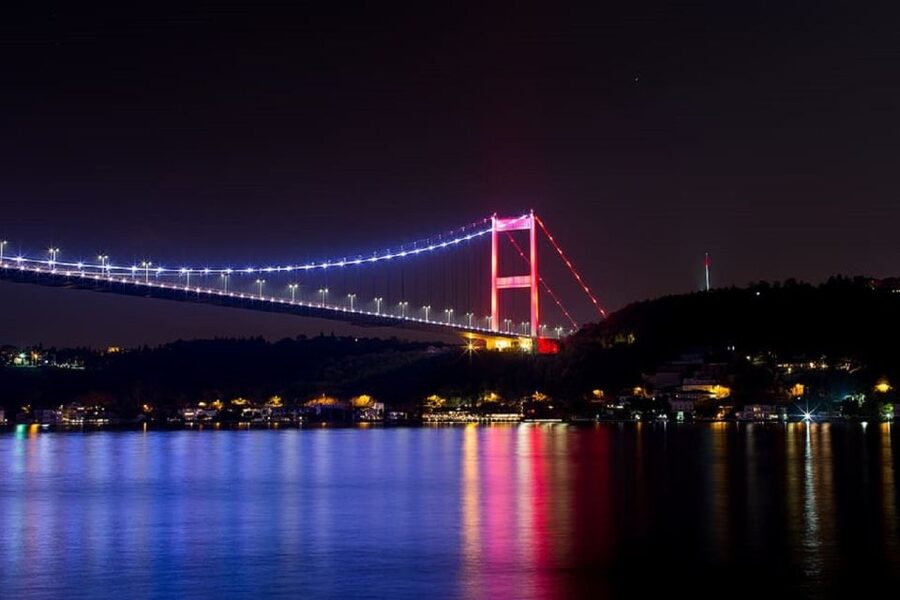 Istanbul: Dinner Cruise on the Bosphorus - Hotel pickup through Istanbul traffic