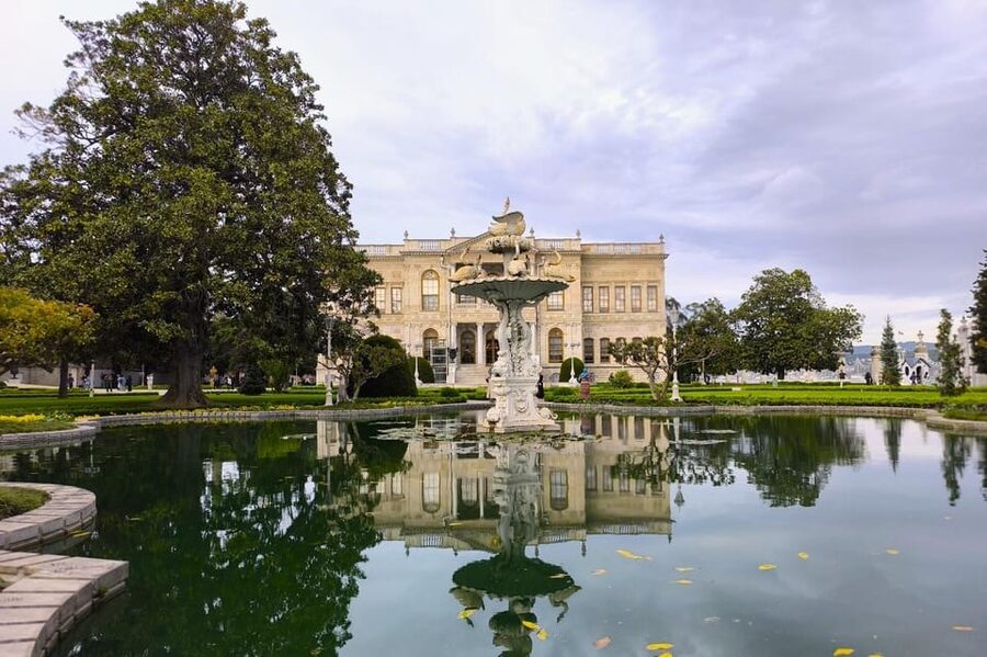 Istanbul: Dolmabahce Palace and Harem Skip-the-Line Ticket - Why Dolmabahçe feels different from Istanbul’s older palaces