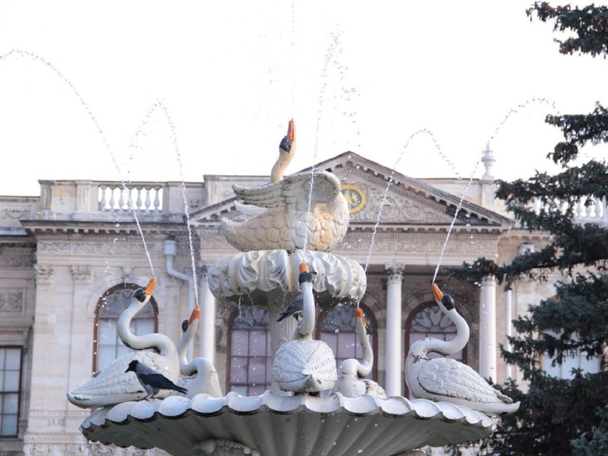Istanbul: Dolmabahçe Palace and Uskudar Guided Tour - Palace Access and the Limits of a Guided Visit