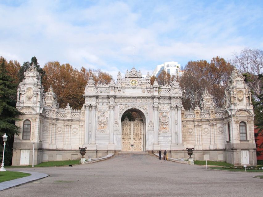 Istanbul: Dolmabahçe Palace and Uskudar Guided Tour - When the Guide Makes or Breaks the Day