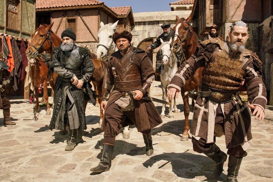 Istanbul: Ertugrul and Osman Ghazi Movie Set Tour with Lunch - Costumes, actors, and optional role play