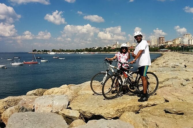 Istanbul Eurasia Bike & Boat Tour - A coffee and ice cream break in Moda