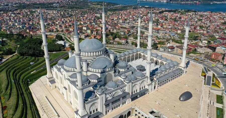 Istanbul: Europe and Asia Tour By Bus And Bosphorus Cruise - Guides, transport, and the pace of the day