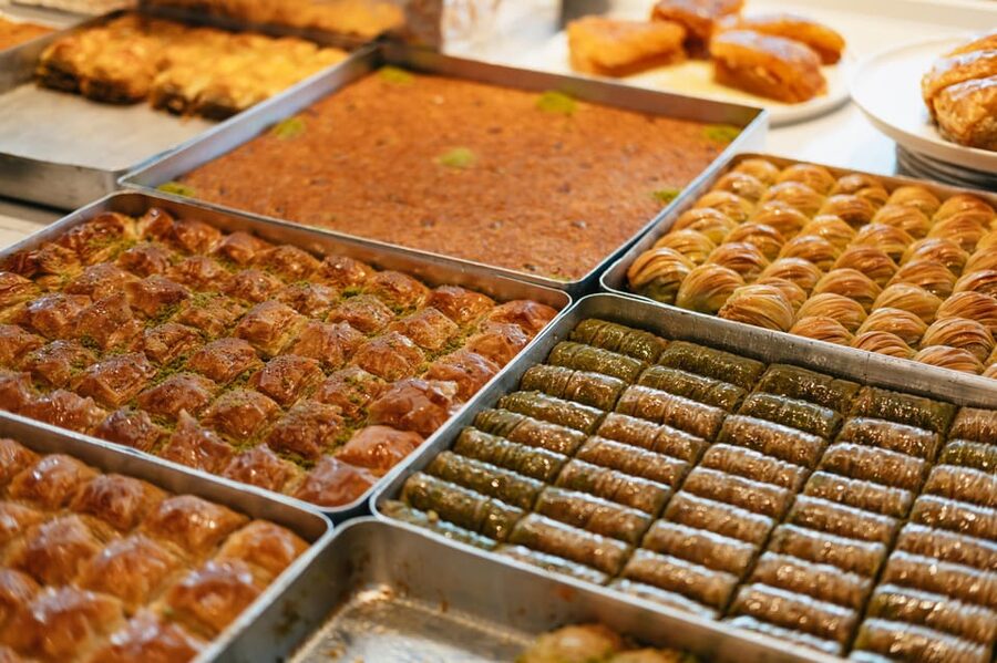 Istanbul: European and Asian Side Guided Foodie Walking Tour - What you actually taste