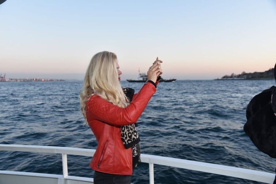 Istanbul: Explore Bosphorous on a Sunset Boat Cruise - Price, comfort, and who gets the most from it