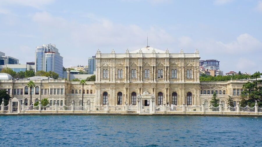 Istanbul: Explore Bosphorous on a Sunset Boat Cruise - Rumeli Hisarı marks the turning point
