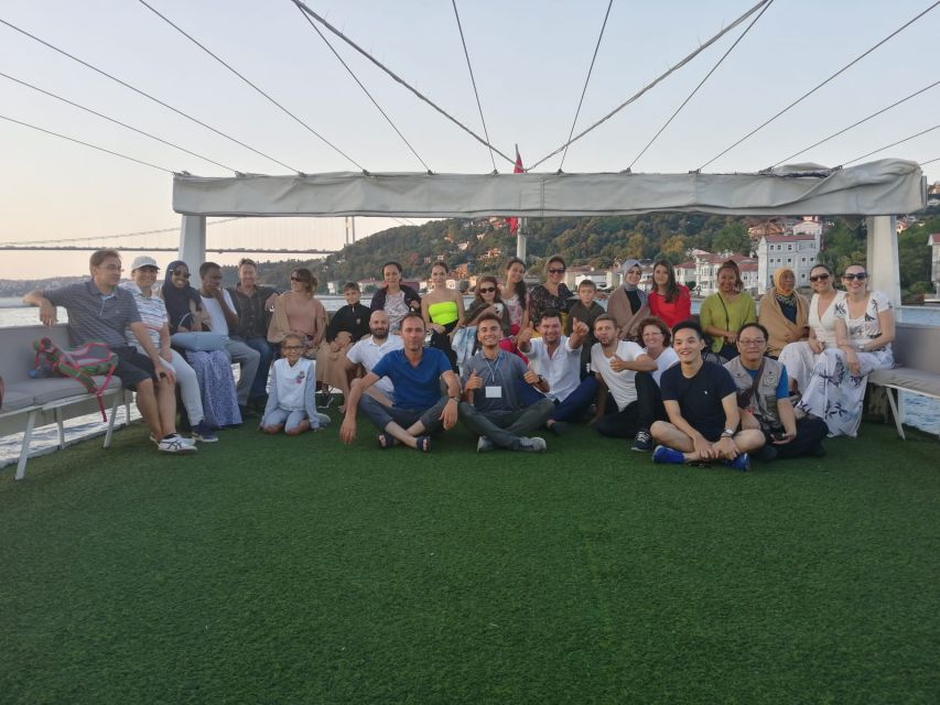 Istanbul: Explore Bosphorous on a Sunset Boat Cruise - What the guides and onboard service add