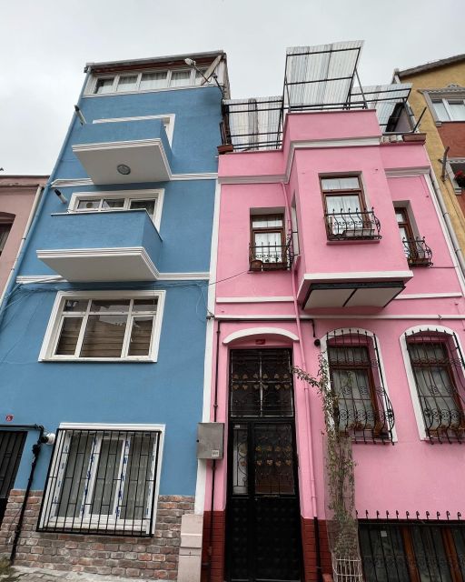 Istanbul: Fener, Balat, Old Greek and Jewish Quarter Tour - Fener’s painted houses and steep streets