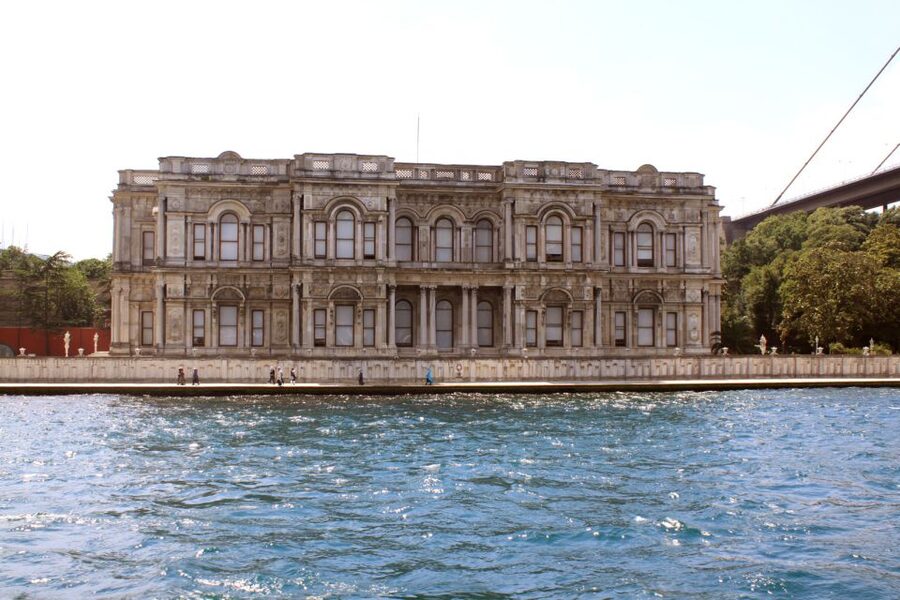 Istanbul: Full-Day Imperial & Asia Small Group Tour - Grand Bazaar: one hour for shopping and watching