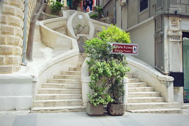 Istanbul: Galata, Taksim, Istiklal & Karaköy Walking Tour - The Genoese district and the New Mosque stop