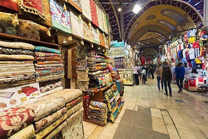 Istanbul Grand Bazaar and Egyptian Bazaar Shopping Tour - Thirty minutes around Sultanahmet Square
