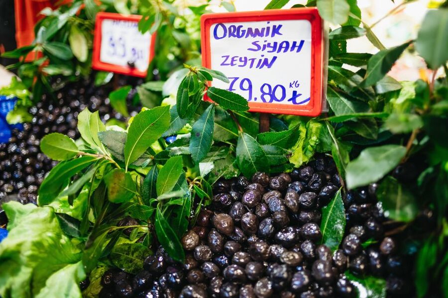 Istanbul: Guided Food and Culture Tour - Eight food stops, 15 tastes, and four drinks