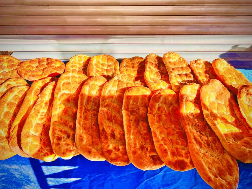Istanbul: Guided Food Tour with Ferry Ride and Tastings - What the guide adds beyond the food