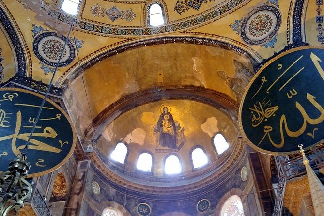 Istanbul Guided Tour Hagia Sophia, Topkapi, Cistern with Tickets - A smart introduction to Sultanahmet