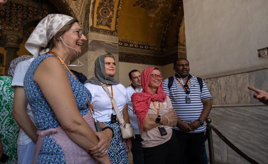 Istanbul: Hagia Sophia & Basilica Cistern Tour with Tickets - Fifteen minutes around the Byzantine Hippodrome