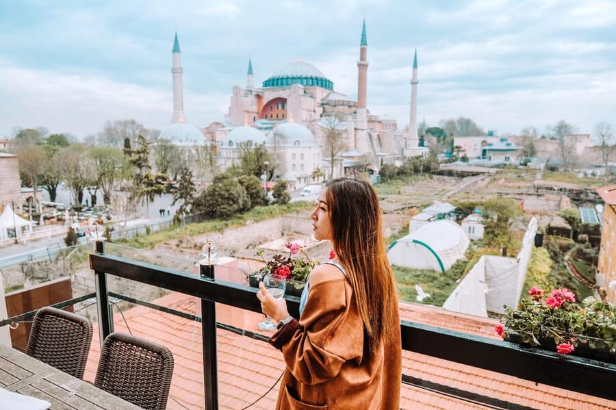 Istanbul: Hagia Sophia, Blue Mosque, & Basilica Cistern Tour - The Blue Mosque and its working religious setting