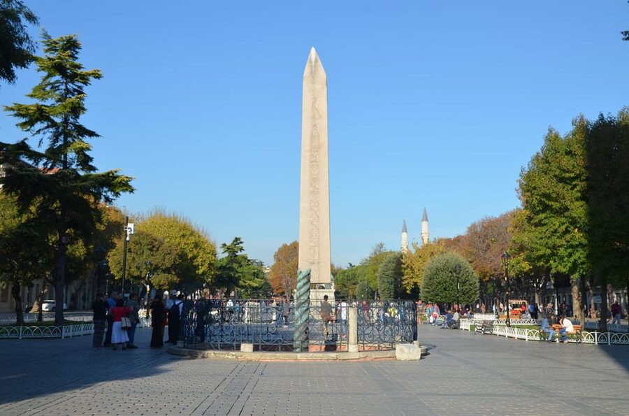 Istanbul: Hagia Sophia, Blue Mosque, & Basilica Cistern Tour - What the guide adds to the experience