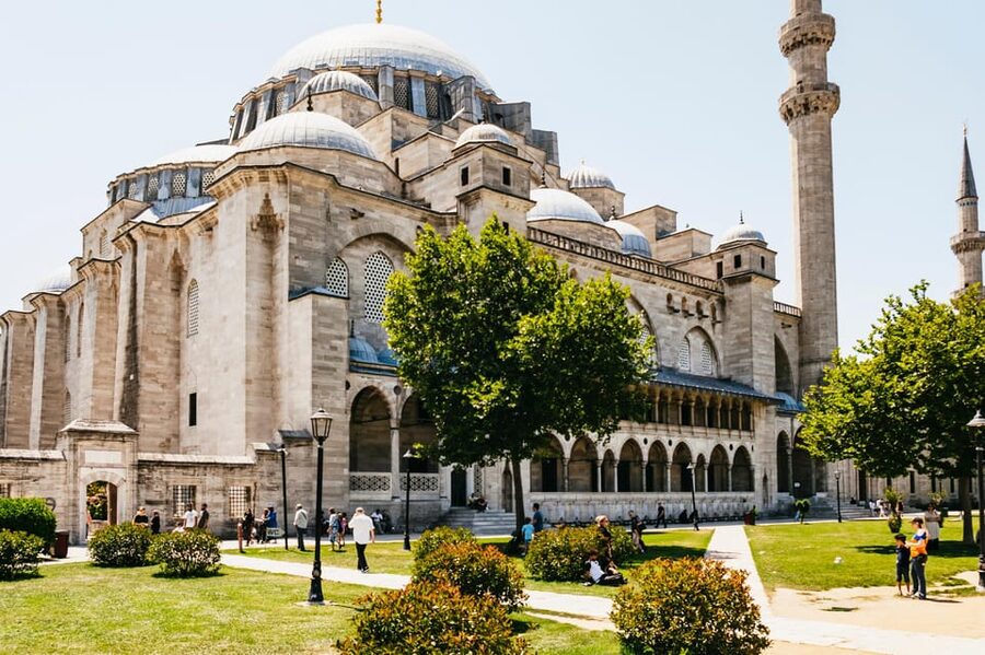 Istanbul: Hagia Sophia, Blue Mosque, Suleymaniye Mosque Tour - Hagia Sophia: 1,500 years of changing purpose
