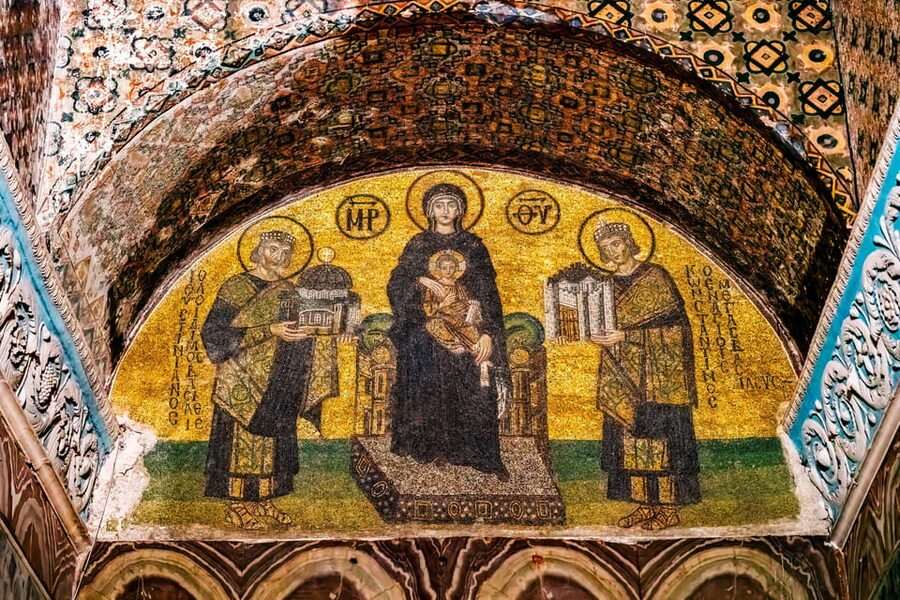 Istanbul: Hagia Sophia Mosque and Museum Skip-The-Line Combo - The short walk to the mosque