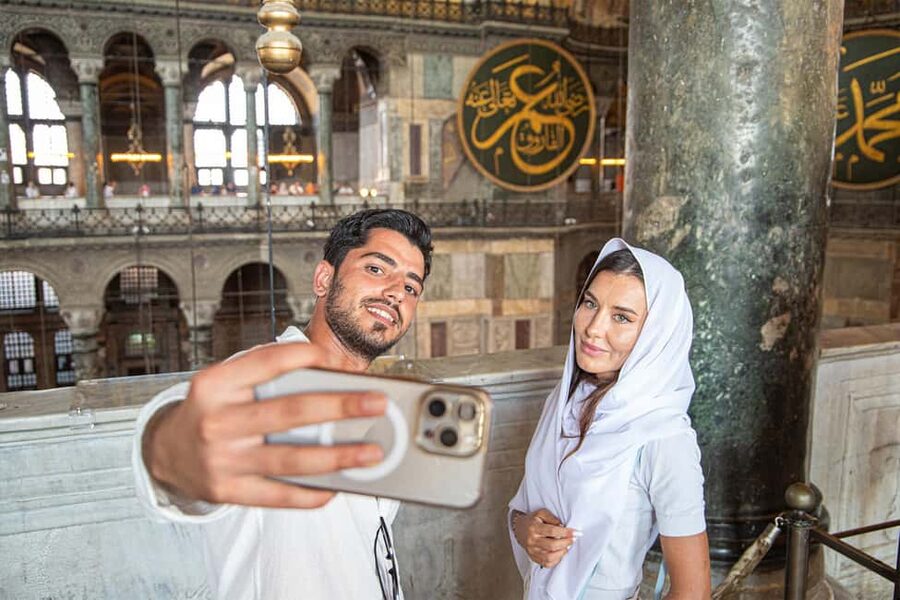 Istanbul: Hagia Sophia Tour with Skip-the-Line Entry Ticket - Using the audio guide and augmented reality app