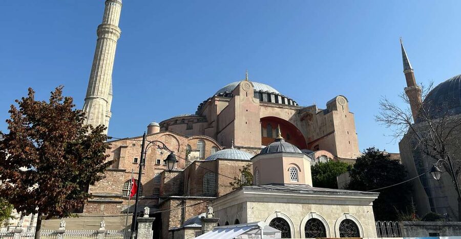 Istanbul: Hagia Sophia Tour with Skip-the-Line Entry Ticket - What the one-hour guided tour really includes