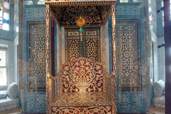 Istanbul Highlights! Blue Mosque, Hagia Sophia, Topkapı and More! - Grand Bazaar and the practical Sunday problem