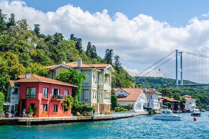 Istanbul Highlights Bosphorus Stops 1 +2 (Europe + Asia) - Crossing to Asia by boat