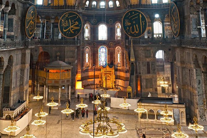 Istanbul Historical Tour with Guide, Lunch and Transfers - Hagia Sophia: Great Beauty, Modern Realities