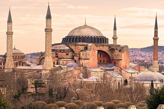 Istanbul Historical Tour with Guide, Lunch and Transfers - The Guide Makes the Difference