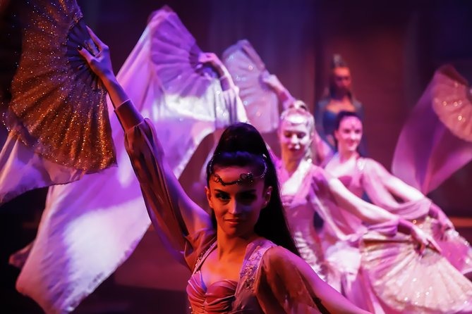 Istanbul: Hodjapasha Rhythm of The Dance Show - Entering the Hodjapasha hammam