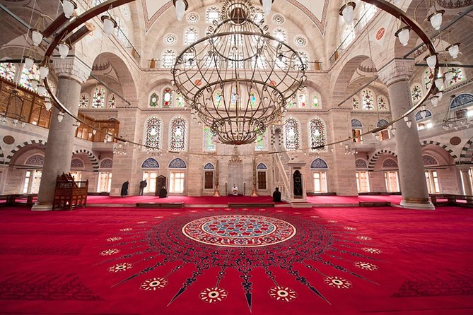 Istanbul Imperial & Bosphorus Tour - Incl. Lunch - Spice Bazaar: follow the aromas